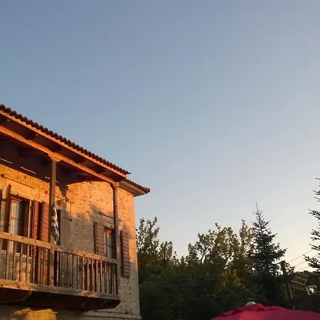 Paradosiakos Xenonas 