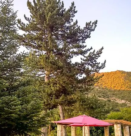 Paradosiakos Xenonas 