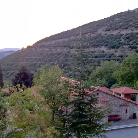 Paradosiakos Xenonas 