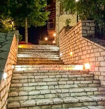 Paradosiakos Xenonas 